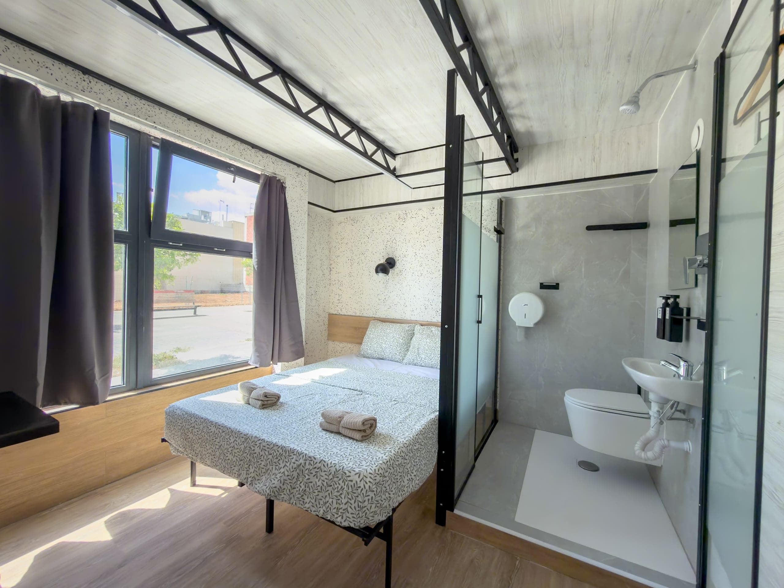 Фотография номера Двуспальная · Свой санузел · 1 этаж в Almorada Cabins