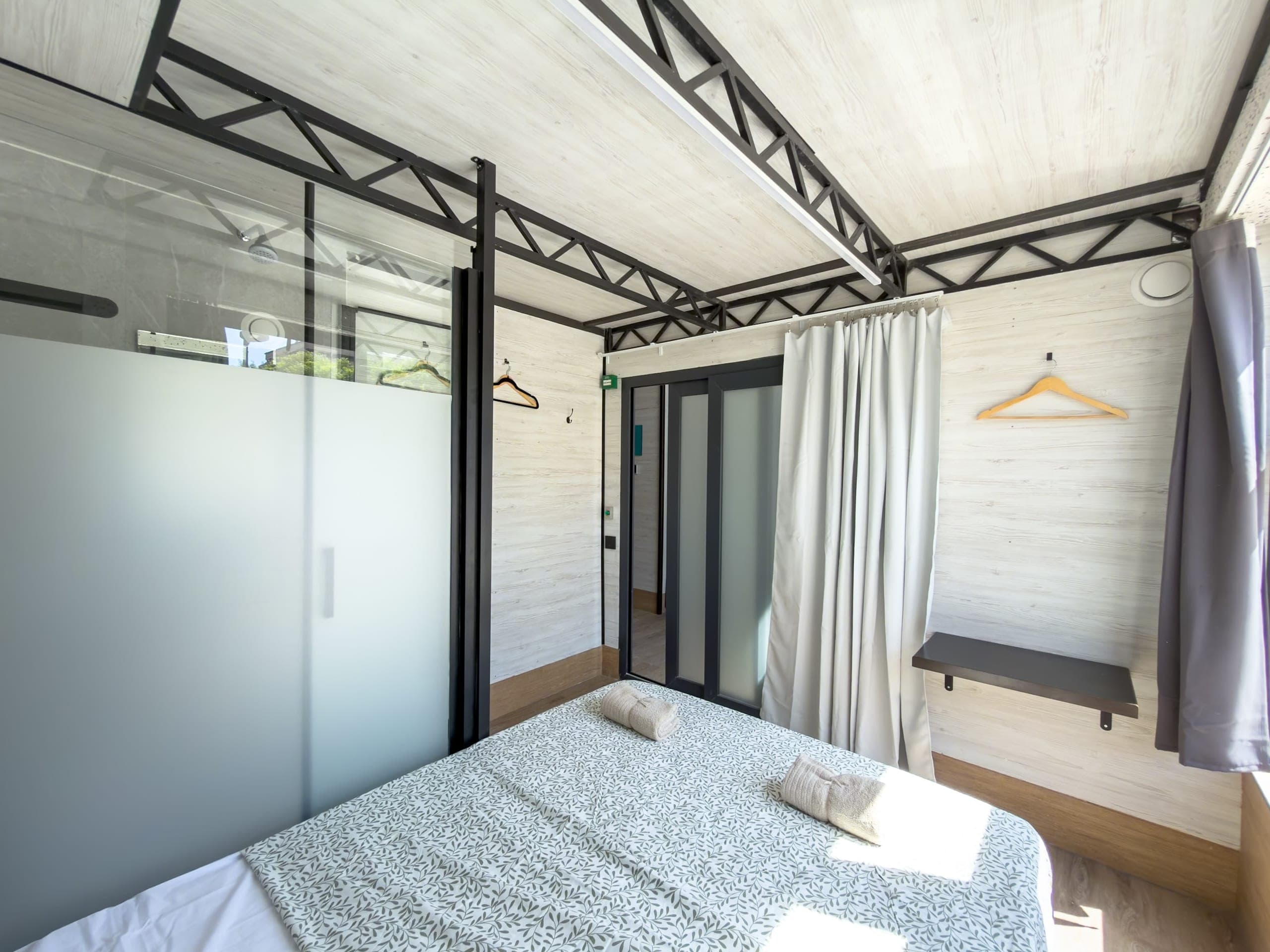 Фотография номера Двуспальная · Свой санузел · 1 этаж в Almorada Cabins