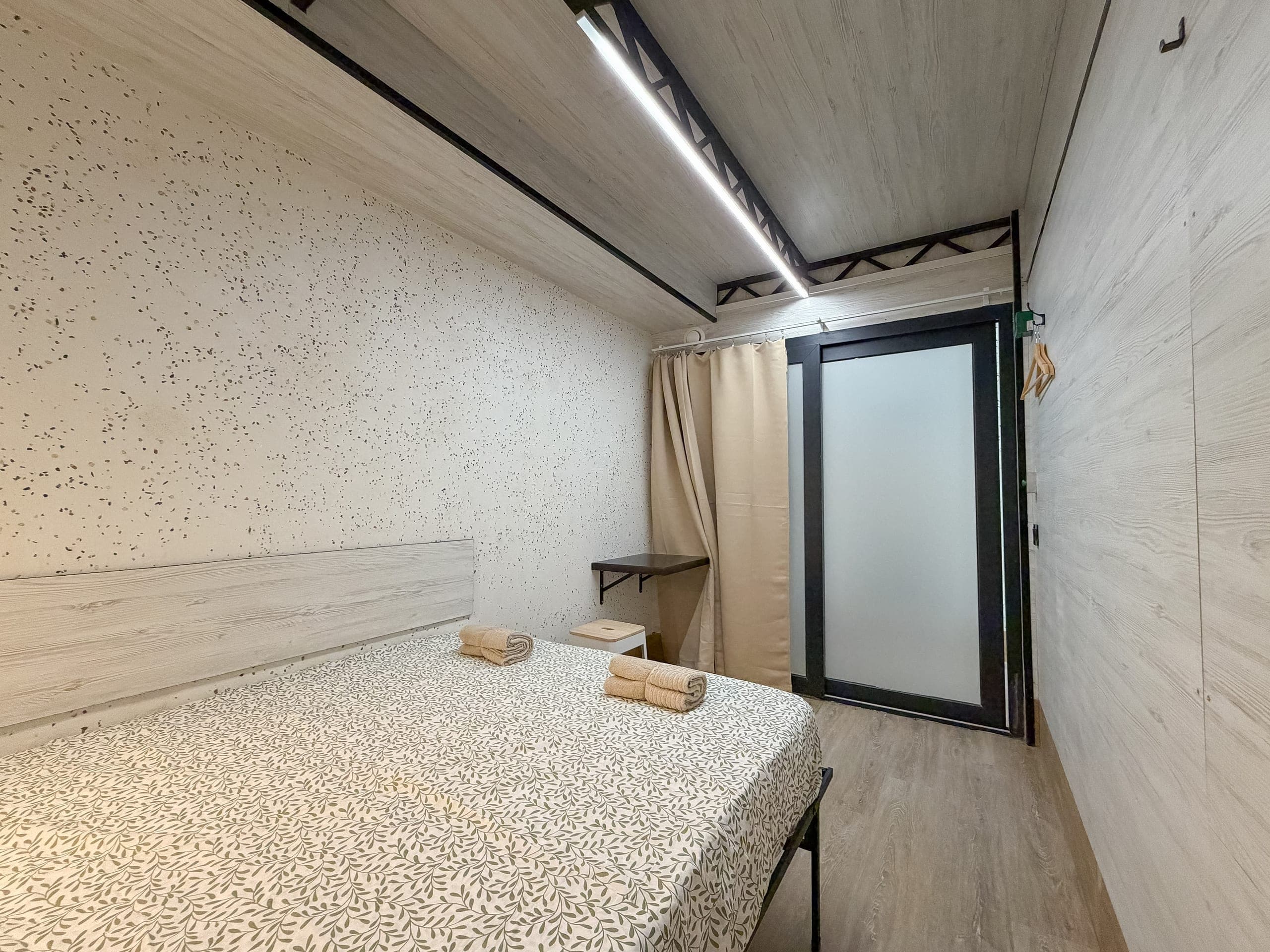 Фотография номера Двуспальная · Общий санузел · 1 этаж в Almorada Cabins