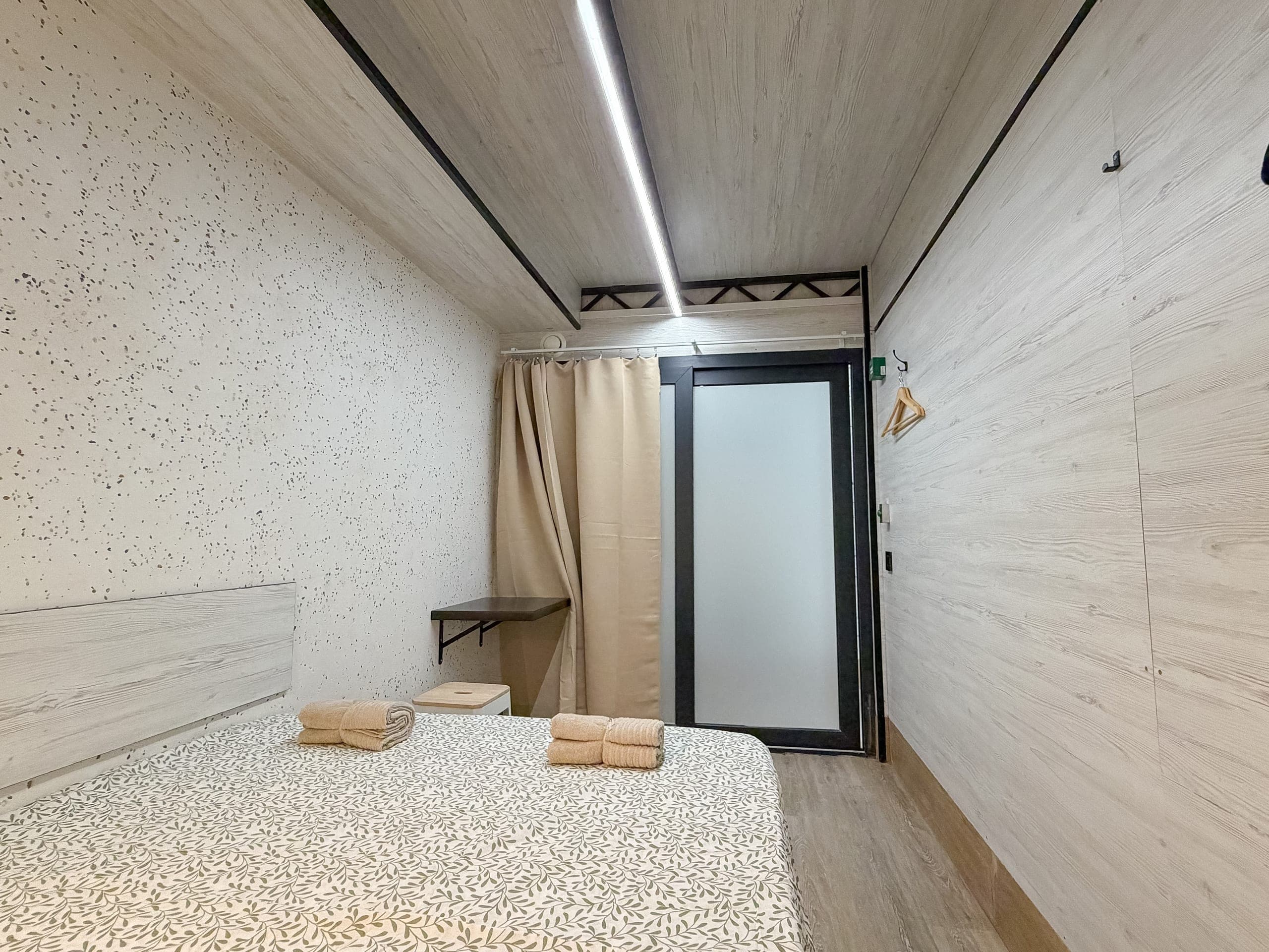 Фотография номера Двуспальная · Общий санузел · 1 этаж в Almorada Cabins