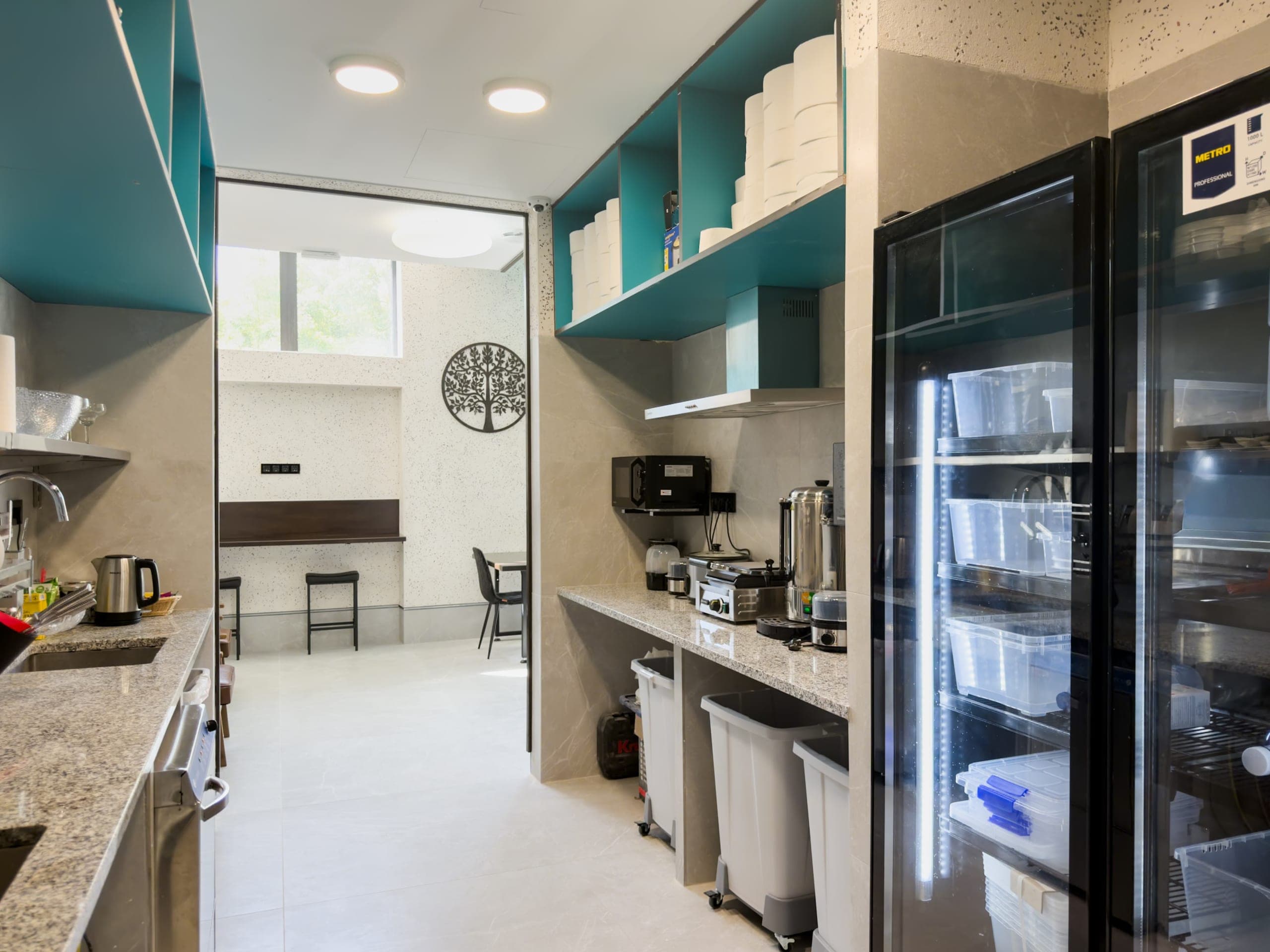 Общая кухня для гостей Almorada Cabins в Валенсии