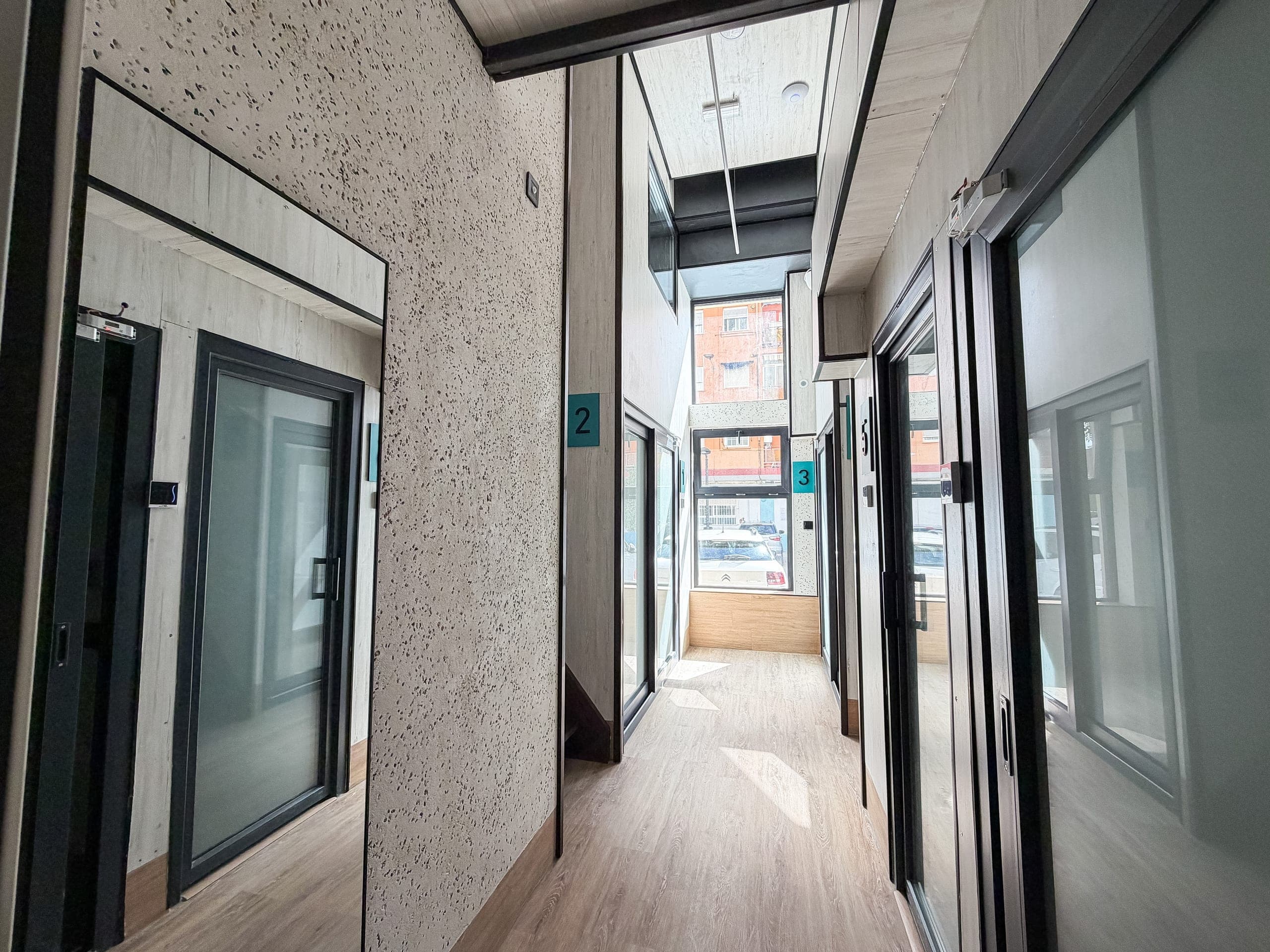 Бульвар рядом с Almorada Cabins в Валенсии