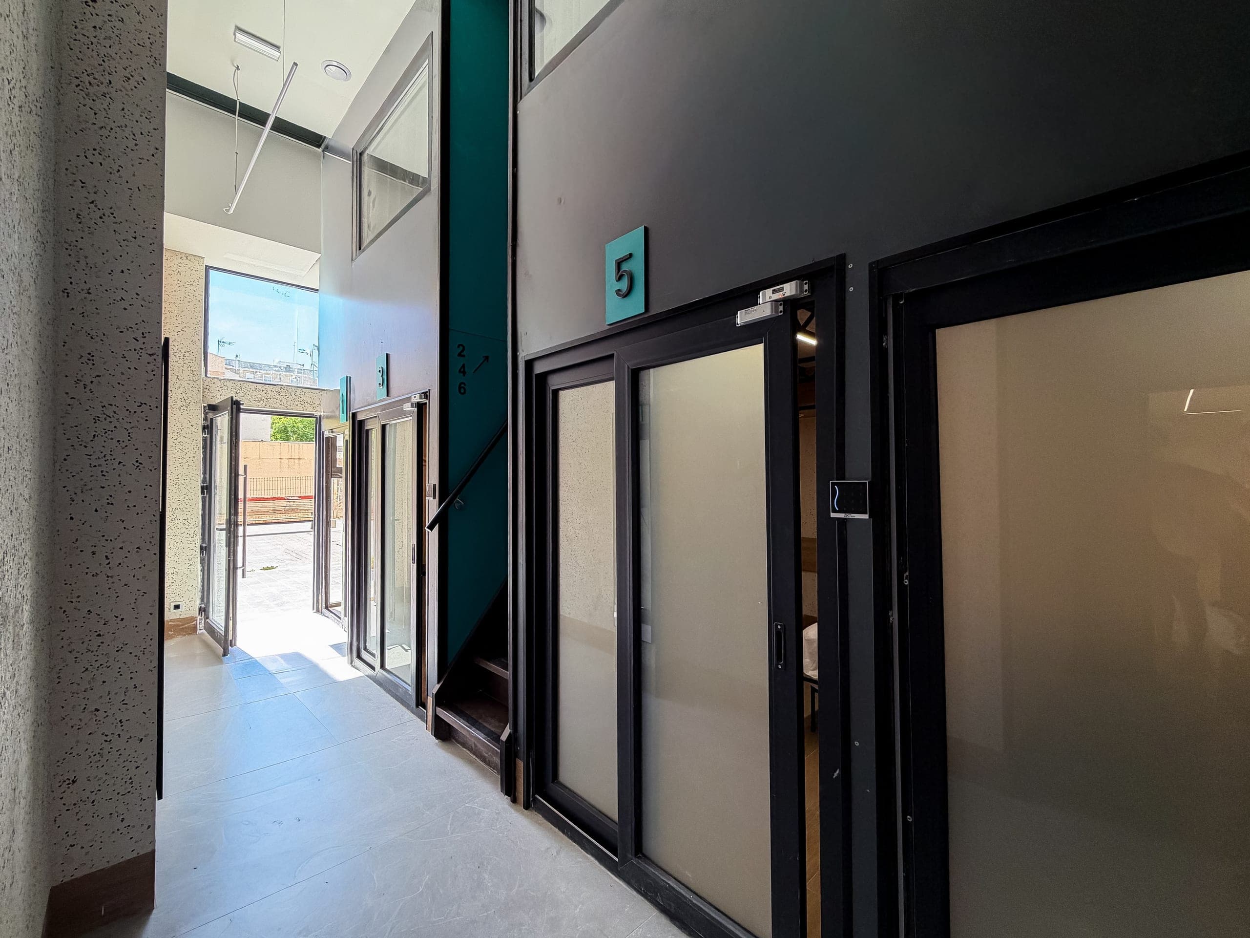 Бульвар рядом с Almorada Cabins в Валенсии