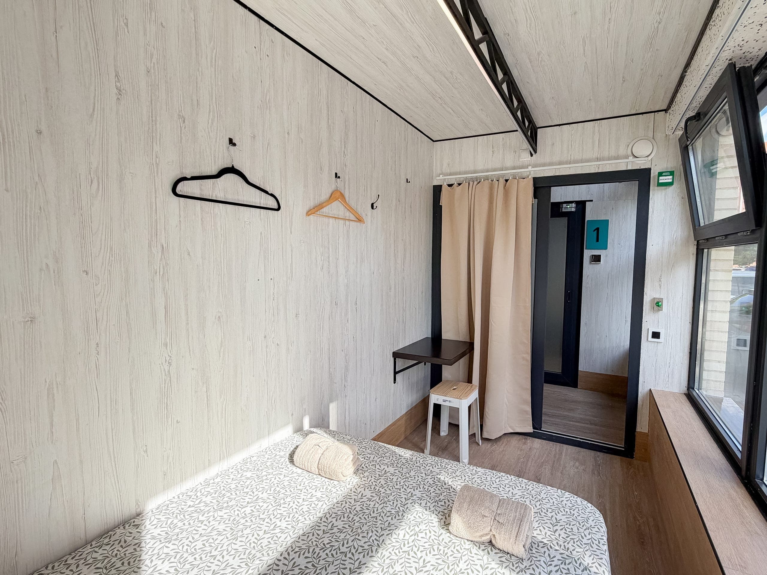 Фотография номера Двуспальная · Общий санузел · 1 этаж в Almorada Cabins
