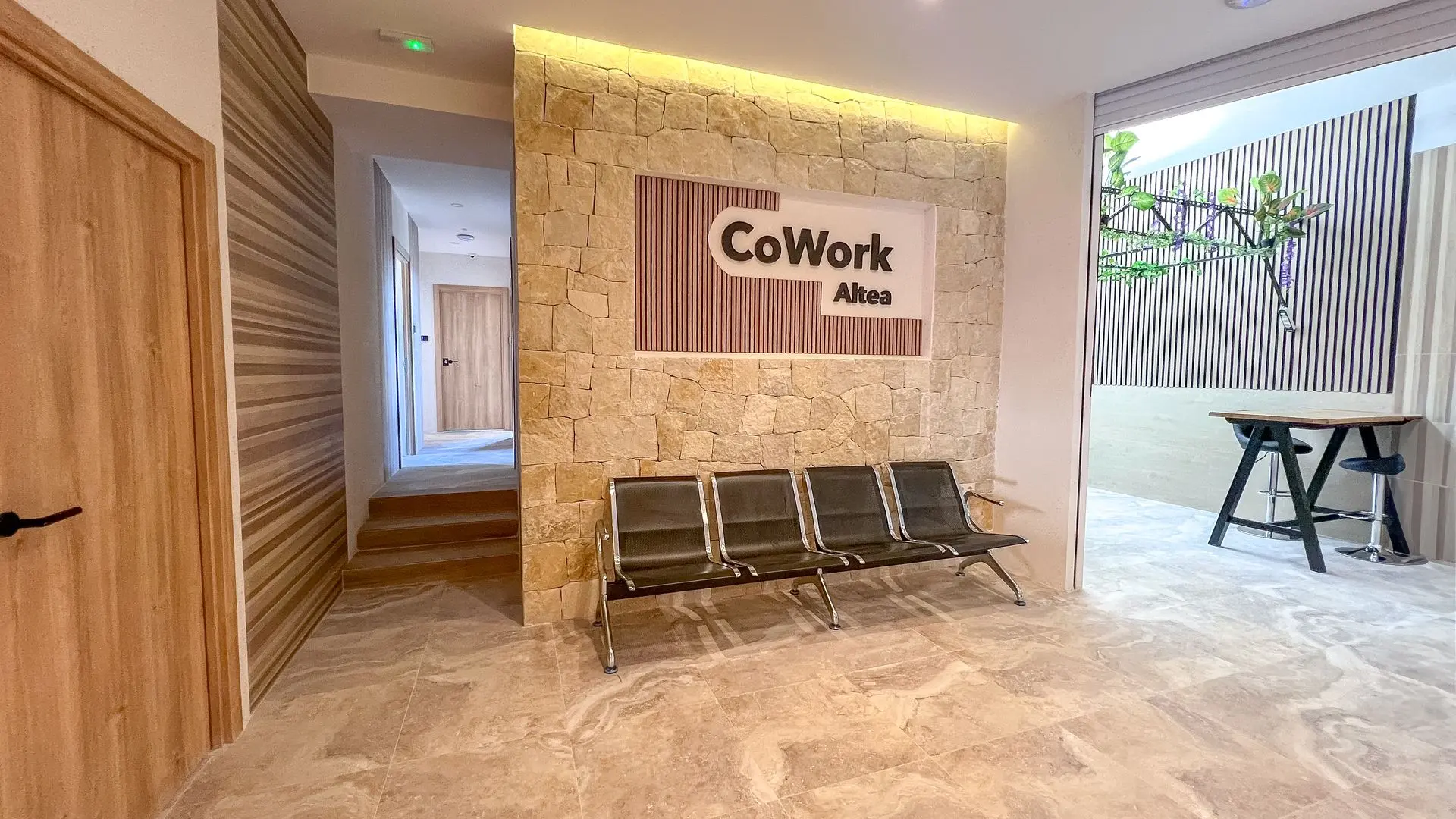 Cowork Altea hall and open work area